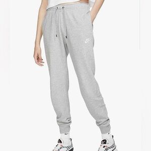 Women’s grey, fleece Nike joggers size small!